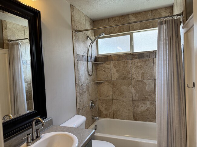 Building Photo - 4931 W Berry Creek Dr