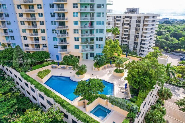 Building Photo - 2475 Brickell Ave