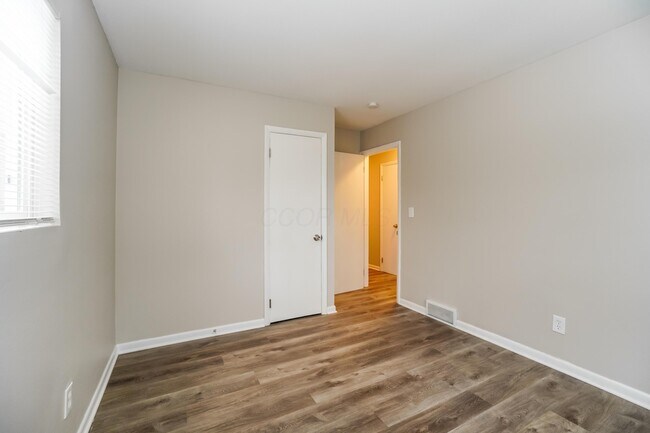 Building Photo - 2832 Azelda St