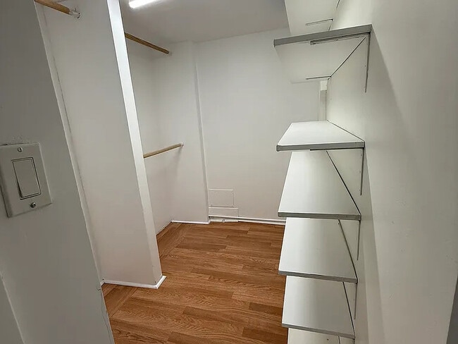 Building Photo - 3318 W Pierce Ave