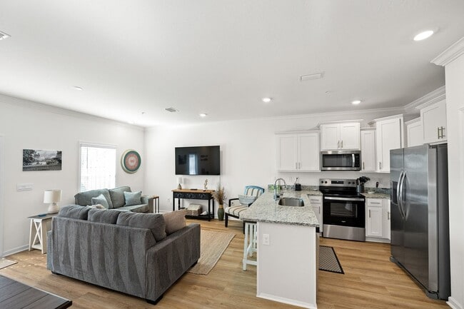 Building Photo - 4013 Blue Water Dr