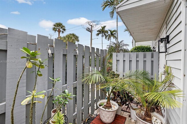 Building Photo - 1953 NE 15th Ave