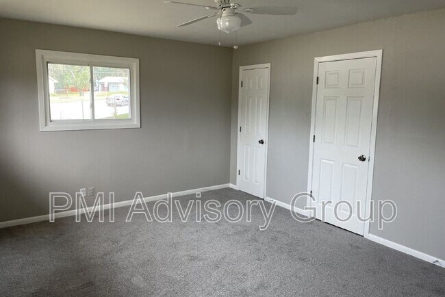 Building Photo - 602 SE 37th St