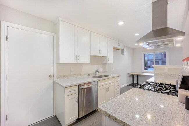 Building Photo - 4719 Snead Dr