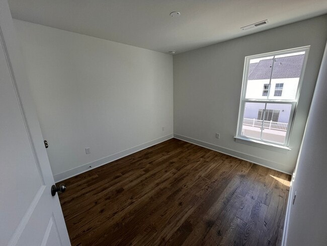 Building Photo - 15325 Sunray Aly