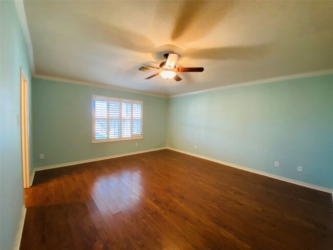 Building Photo - 24638 Lakecrest Village Dr