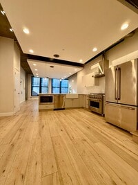 Building Photo - 21 E 6th St