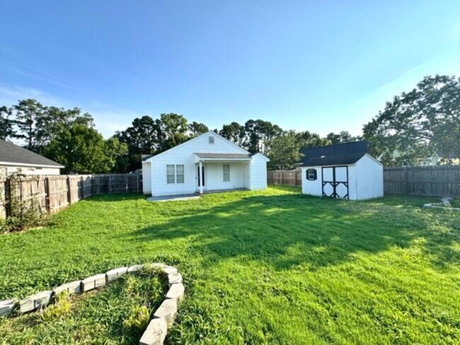 Building Photo - 4116 Huntsmoor Ln NW