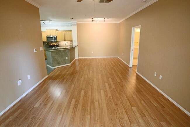 Building Photo - 520 Florida Club Blvd