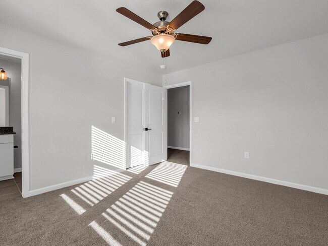 Building Photo - Luxurious New Constuction in Hendersonville