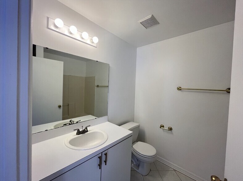 Building Photo - 11483 Kimberly Forest Dr
