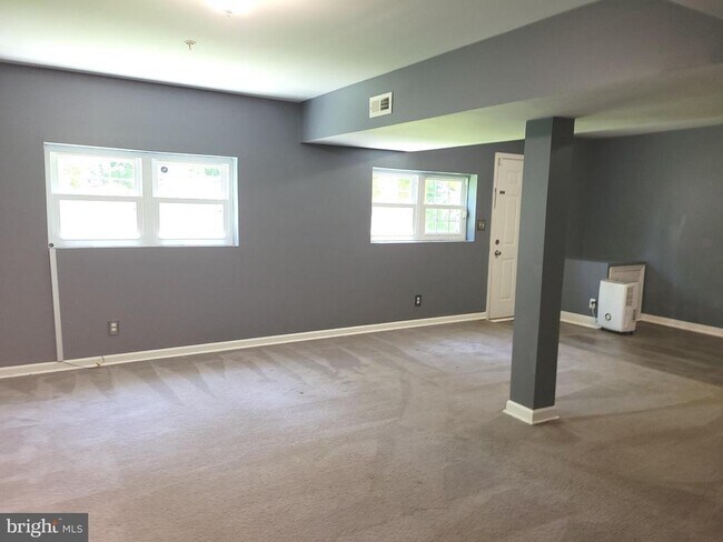 Building Photo - 1108 Swan Creek Rd