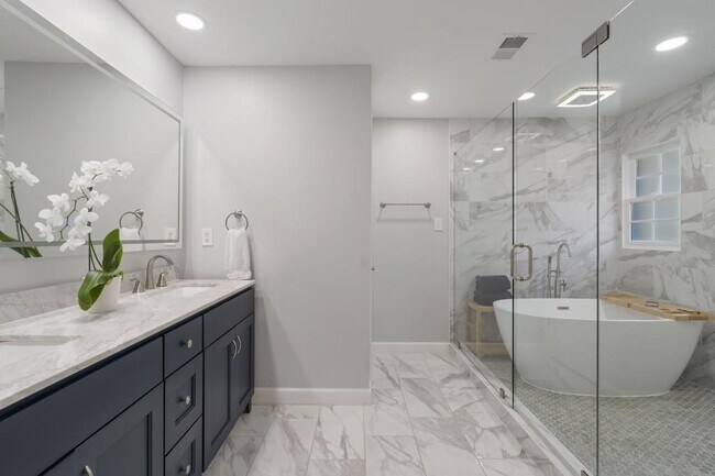 Building Photo - 97 Huntington Rd NE