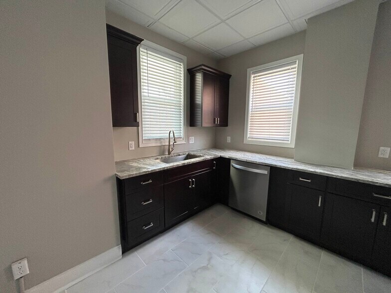 Building Photo - 4054 Howley St