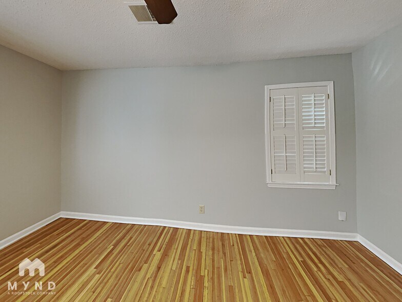 Building Photo - 561 McElroy Rd