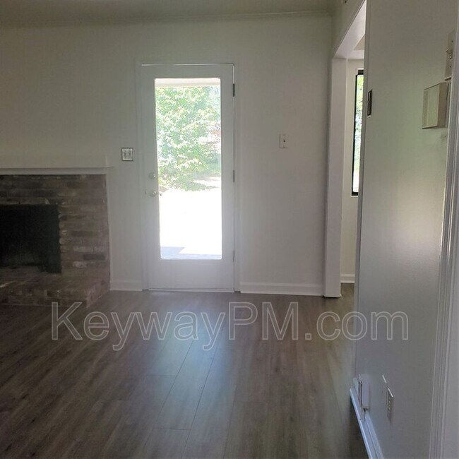 Building Photo - 4441 Shadowmoor Dr