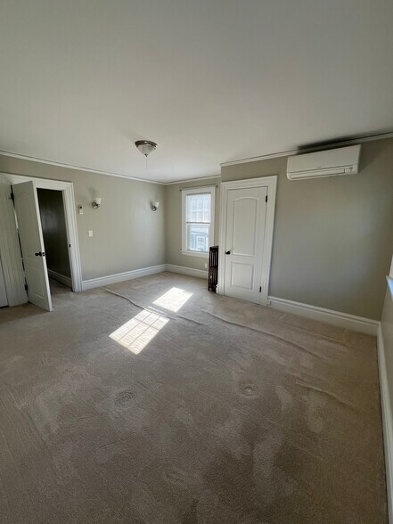 Primary Bathroom - 24 Bellevue Place