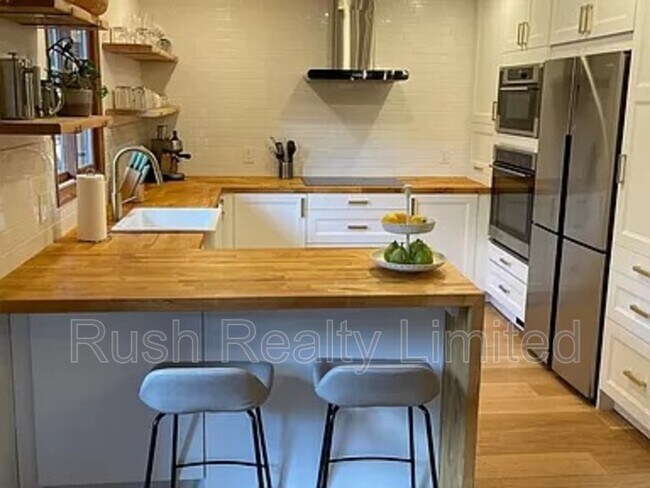 Building Photo - 2657 S University Blvd