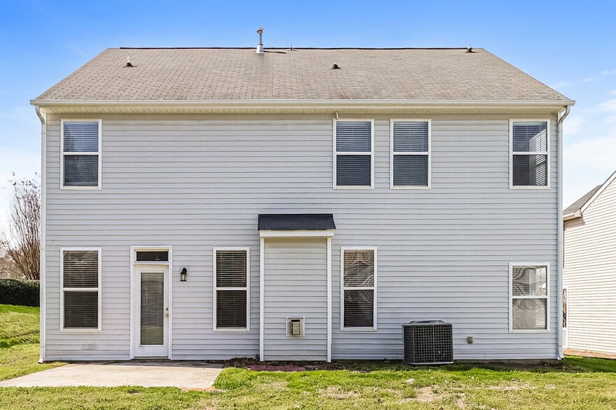 Building Photo - 6908 Sequoia Hills Dr