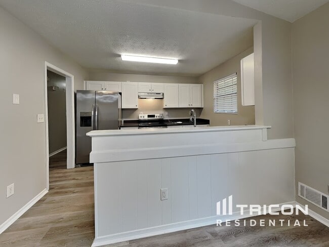Building Photo - 5708 St Thomas Dr