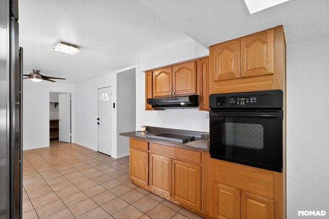 Building Photo - 3029 W Shaw Butte Dr