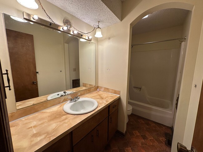 Building Photo - Allendale Duplex