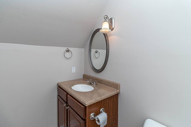 Building Photo - 109 Willow Pond Dr