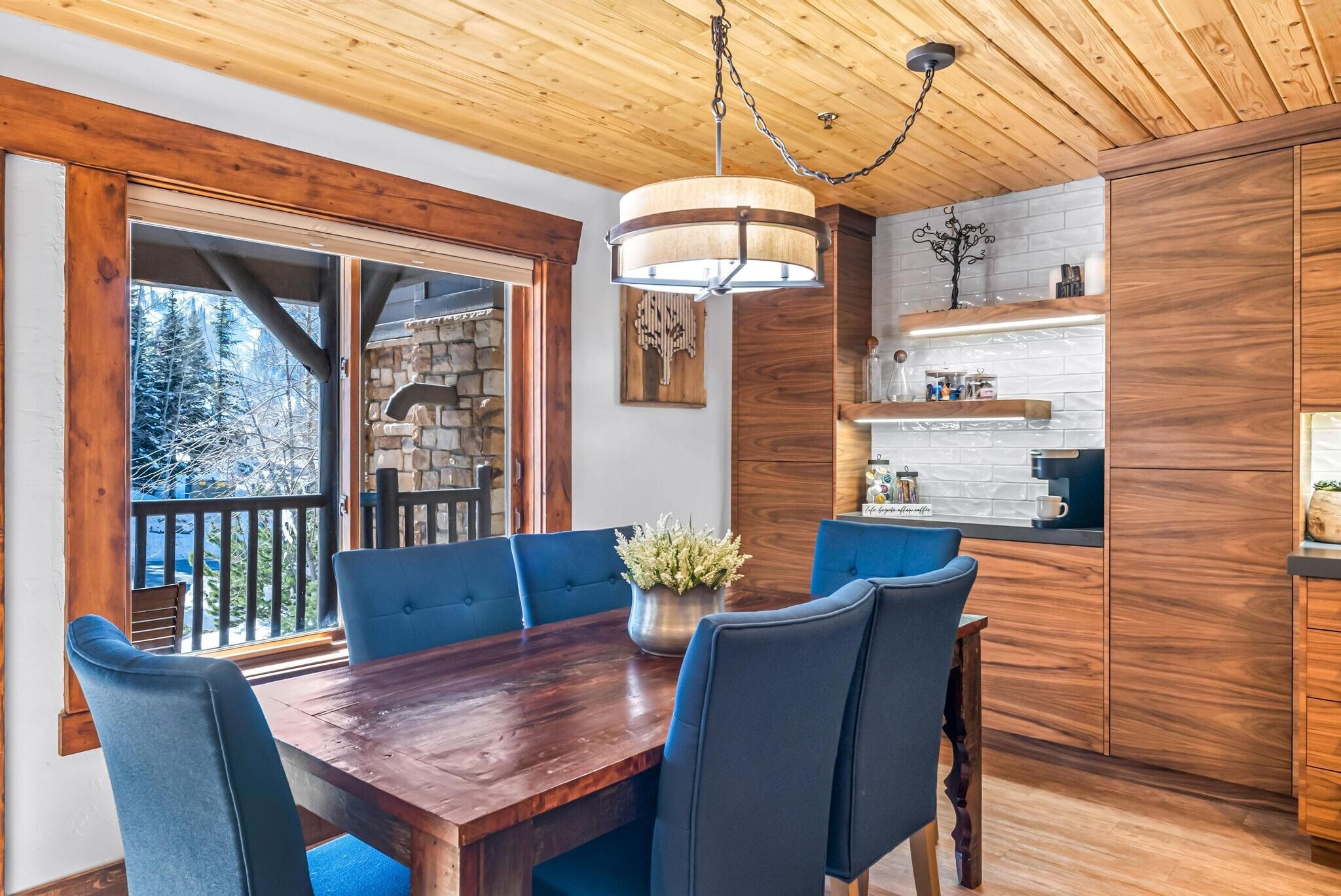 Building Photo - 7447 Royal St