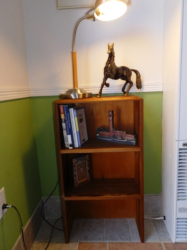 Building Photo - 208 27th Ave E