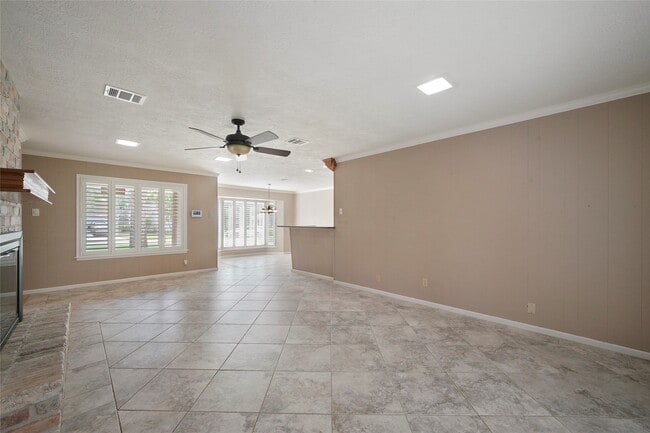 Building Photo - 28914 Pine Hill Dr