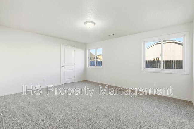 Building Photo - 6218 Ochoco Ln