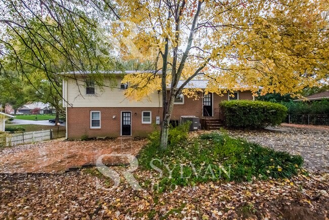 Building Photo - Carve Out a Great Life Here!