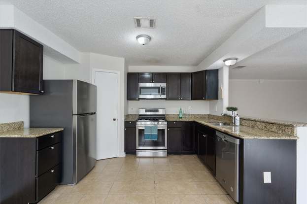 Building Photo - 2204 Silver Spur Dr