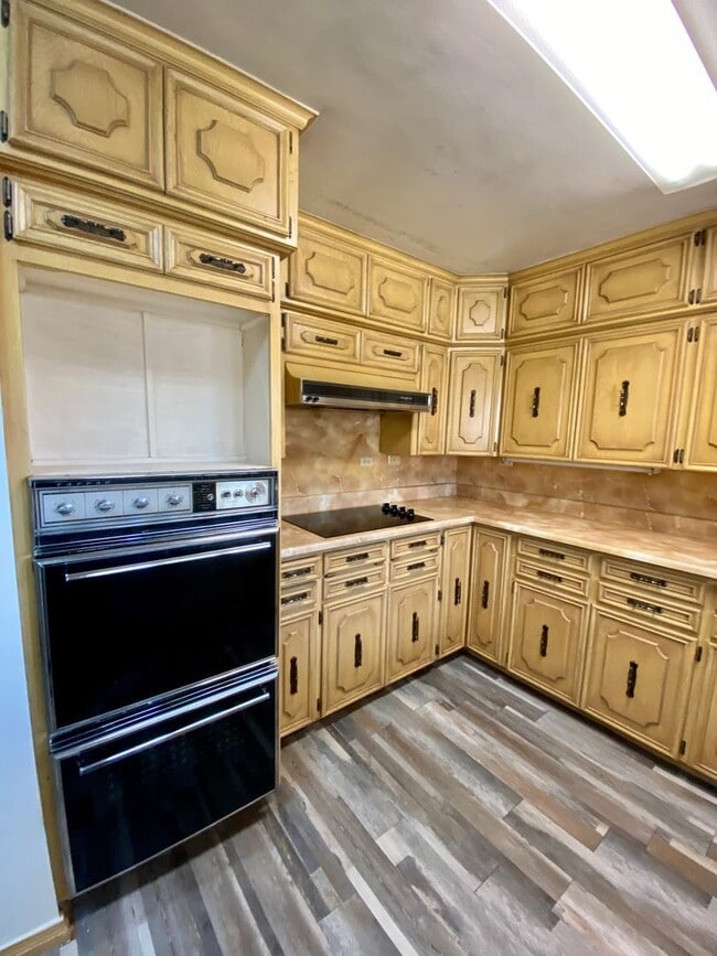 Building Photo - 3 bed 2.5 with awesome basement near Tech now available