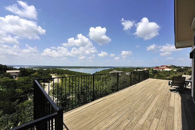 Building Photo - GORGEOUS VIEWS OF LAKE TRAVIS AT HUDSON BEND