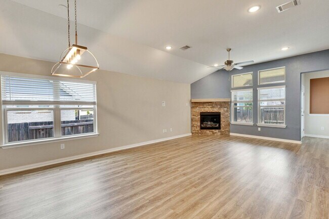 Building Photo - 175 Short Leaf Dr