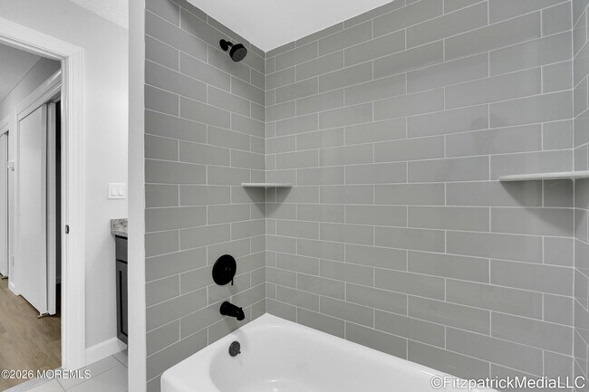 Building Photo - 93 Diane Dr