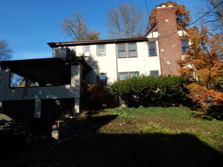 Building Photo - 4445 Erie Ave