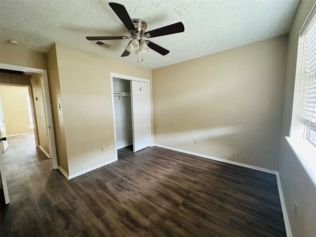 Building Photo - 10826 Laureldale Ct