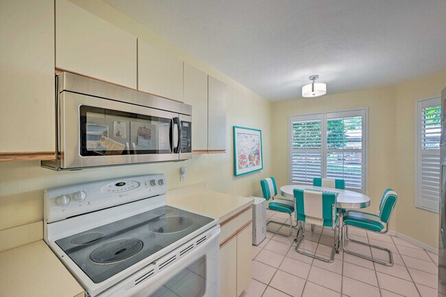 Building Photo - 320 Horse Creek Dr