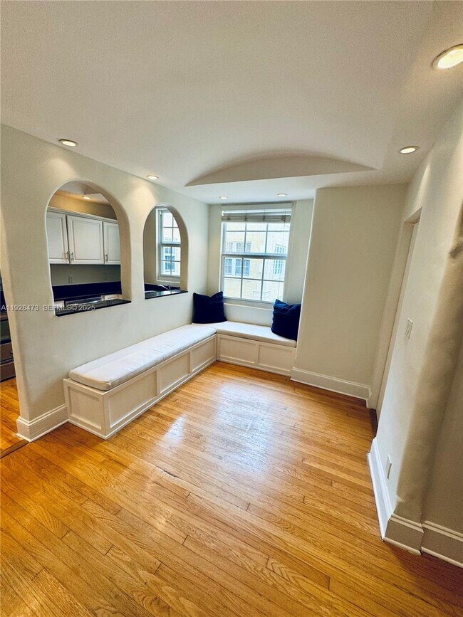 Building Photo - 3224 Biscayne Blvd