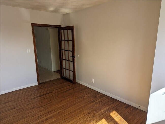 Building Photo - 61 Utton Ave