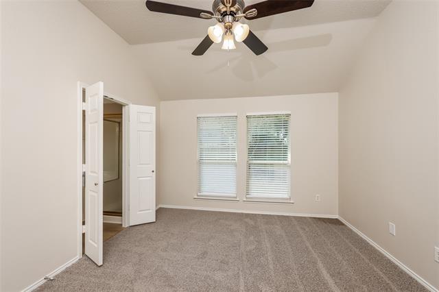 Building Photo - 328 Willow Creek Dr