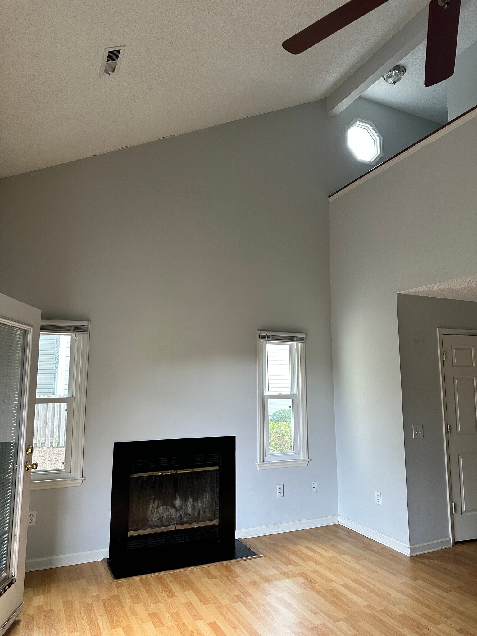 Fire Place / Living room - 106 Lullwater Dr