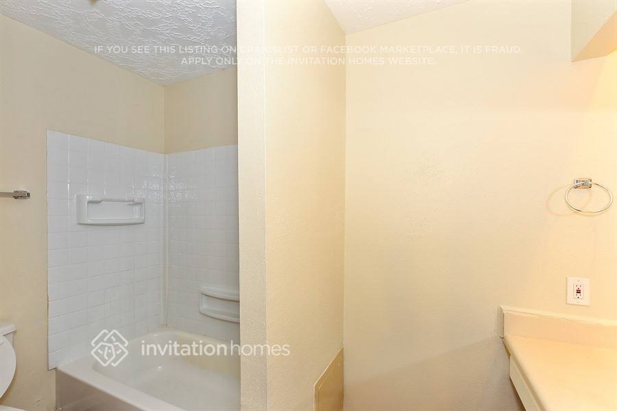 Building Photo - 5826 Walnutgate Dr