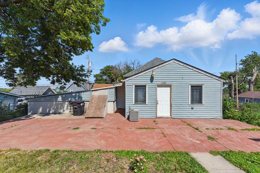 Primary Photo - 4217 S 21st St