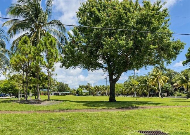 Building Photo - 928 Orange Isle