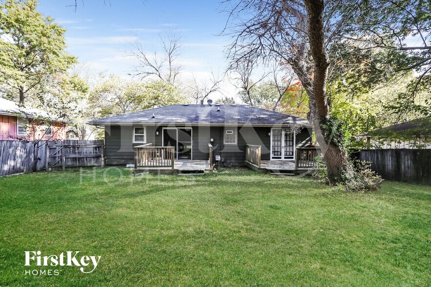 Building Photo - 1909 SW Keystone Dr