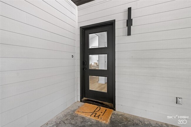 Building Photo - 5 Blandford Ln