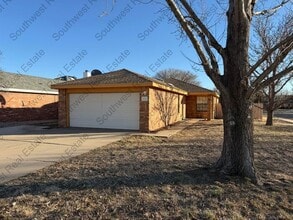 Building Photo - Cute 3 Bed 2 Bath 2 Car Garage home